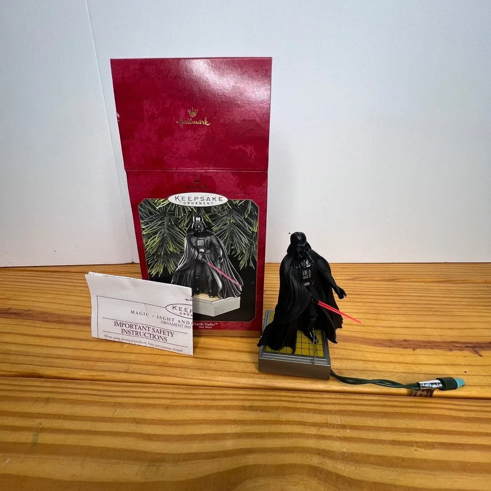 1997 Hallmark Keepsake Star Wars‎ Darth Vader Ornament Light & Sound QXI7531
